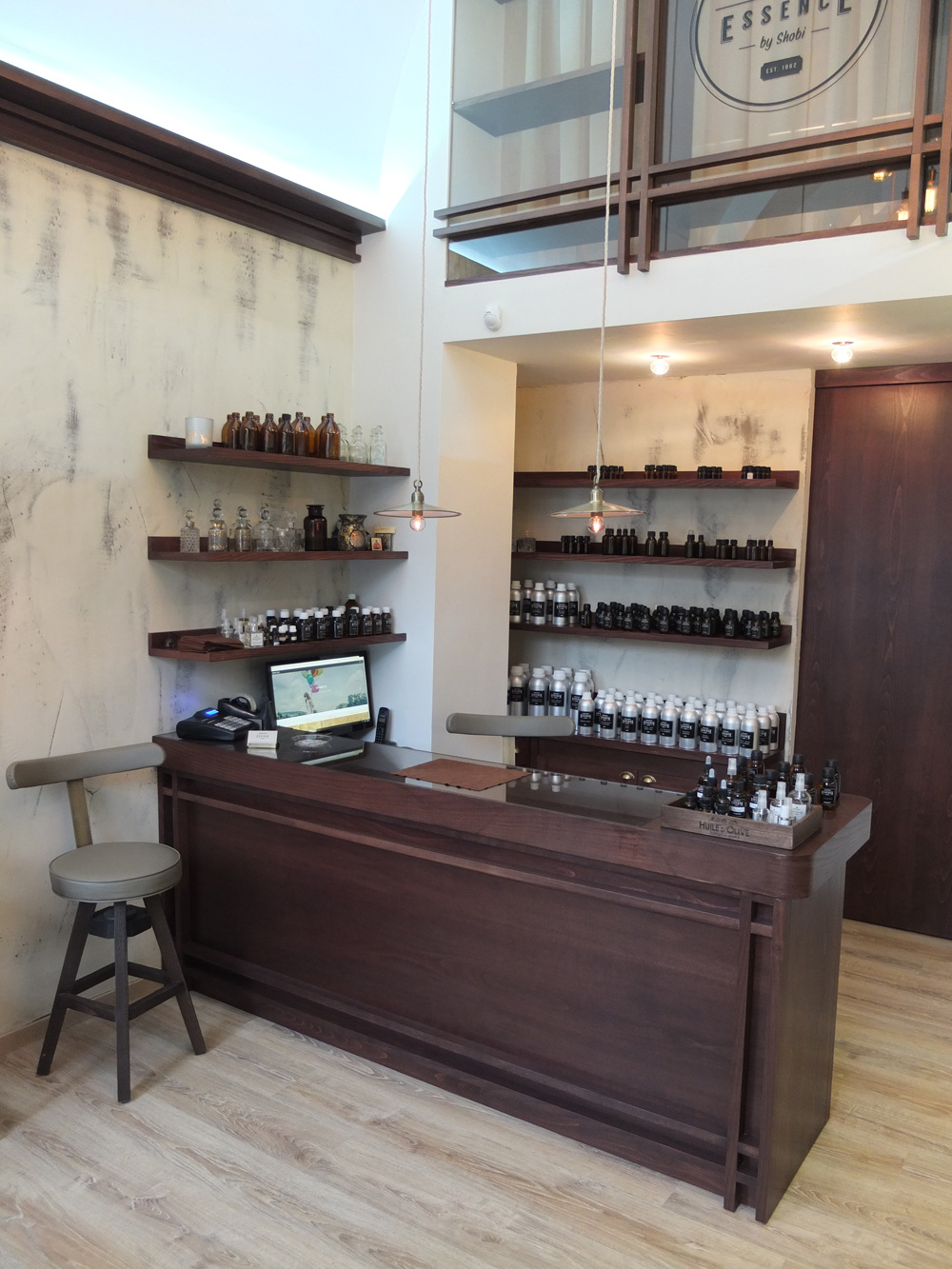 Essence perfume shop