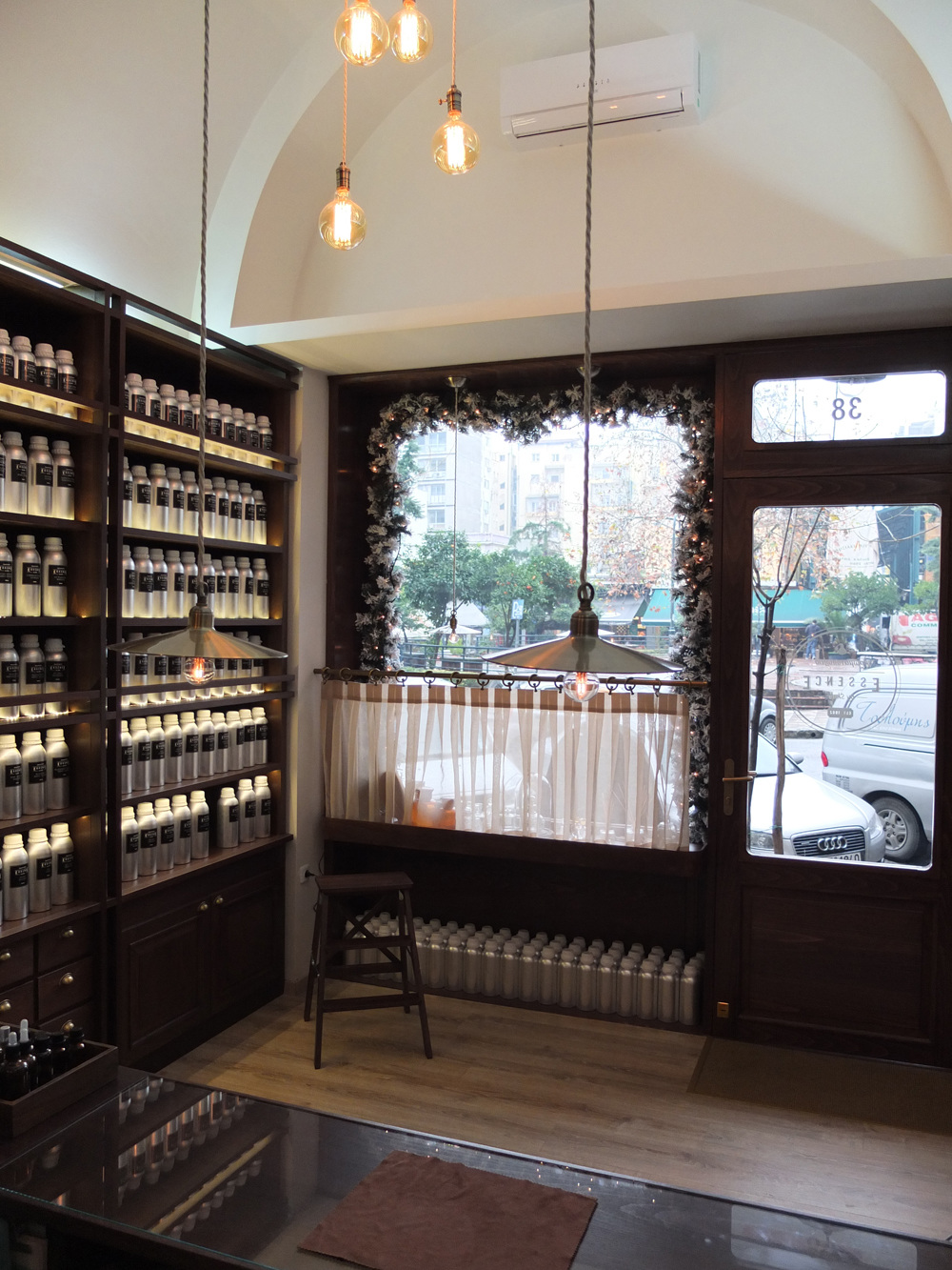 Essence perfume shop