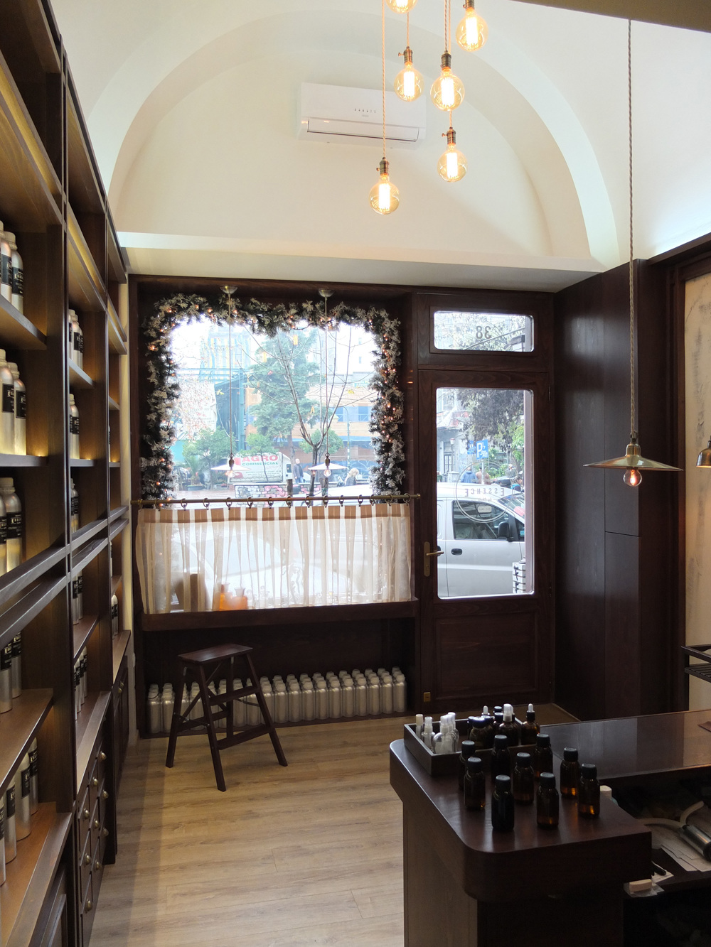 Essence perfume shop